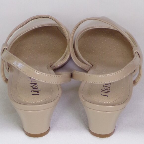 LIFESTRIDE SOFT SYSTEM 10M MINIMALIST beige mid-heel slingback point-toe pumps - Picture 12 of 16